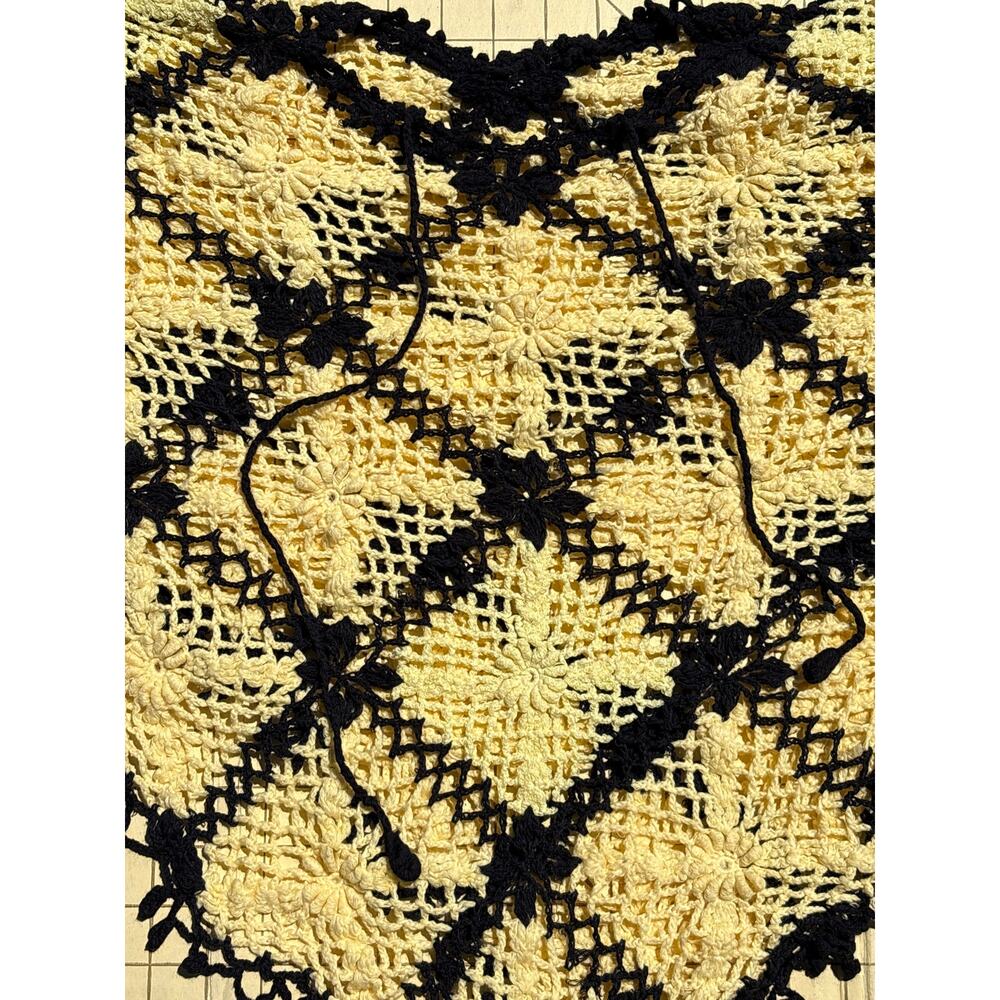 Vtg Handmade crochet yellow black granny square shawl with fringe 35x22 - Picture 2 of 5